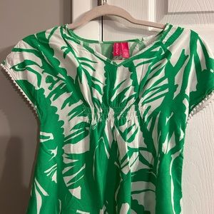 Adorable Lilly shirt in great condition from a smoke-free home.